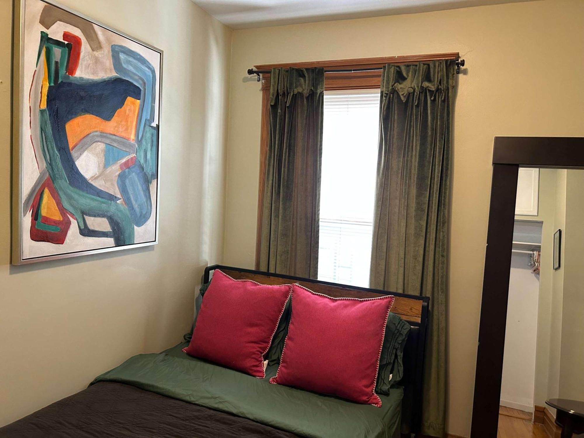 Green Room In Dorothys Bnb Chicago Exterior photo