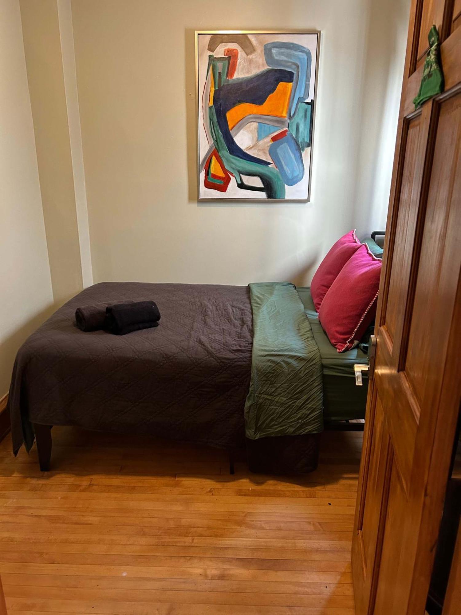 Green Room In Dorothys Bnb Chicago Exterior photo